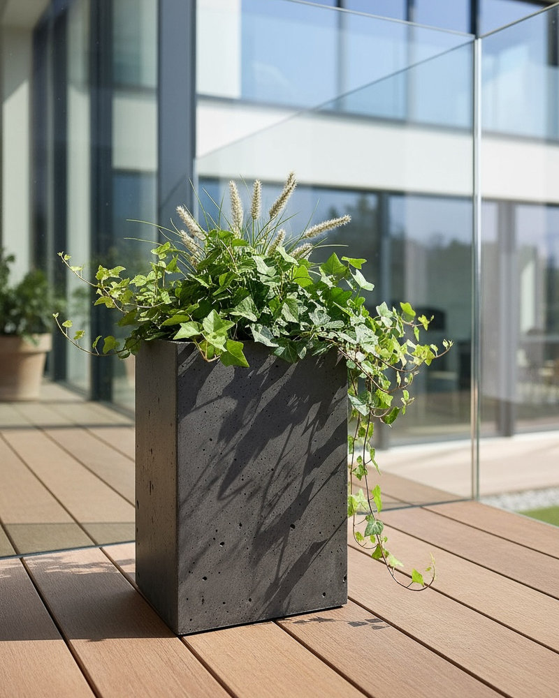 Donica betonowa CALDEA Czarna 40x40x60 do ogrodu