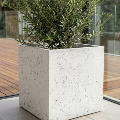 Donica betonowa CALDEA (biała) 60x60x60 ogrodowa