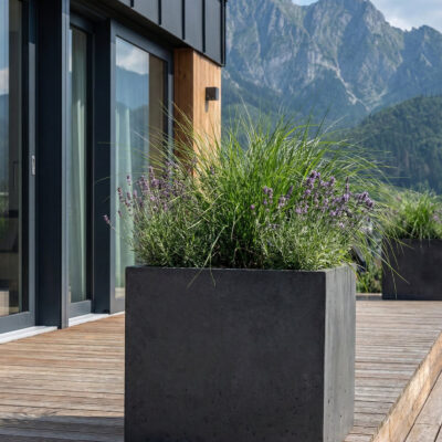 Donica betonowa CALDEA Czarna 60x60x60 kwadratowa