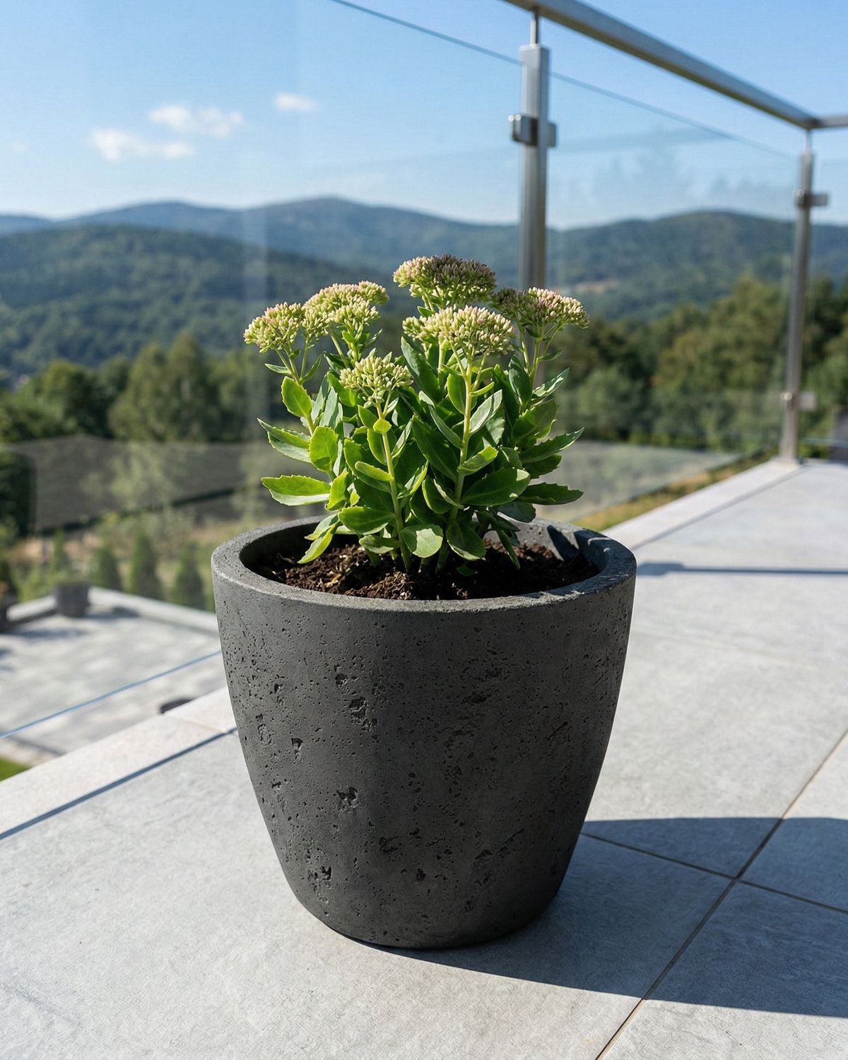 Donica betonowa AURELIA (czarna) 25x20 dekoracyjna