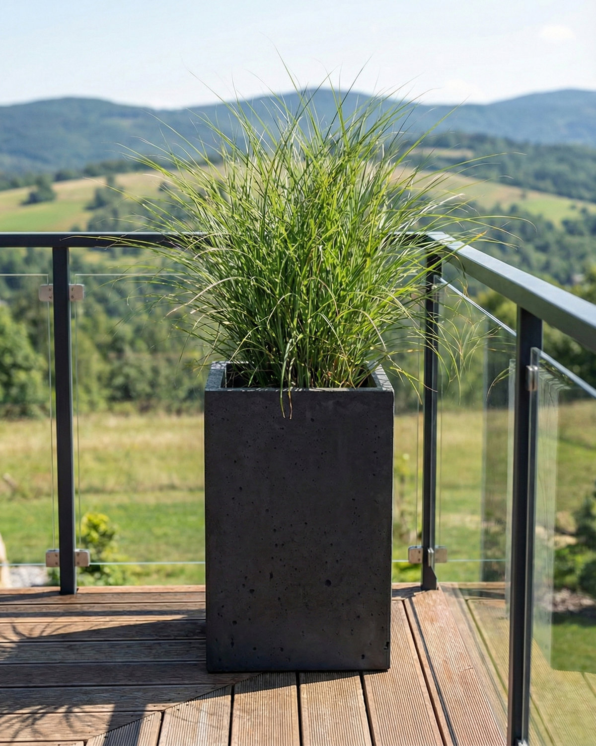 Donica betonowa CALDEA (czarna) 40x40x60 do ogrodu