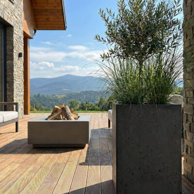 Donica betonowa CALDEA (czarna) 40x40x60 do ogrodu